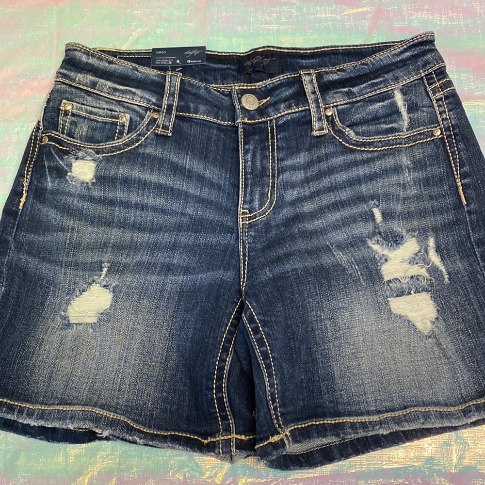NWT Virgo Jean Shorts.